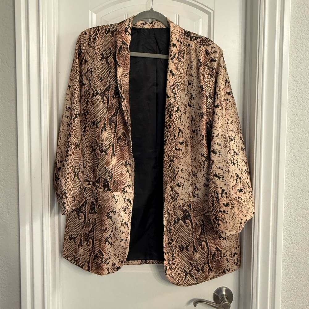 SHEIN Snake Print Blazer